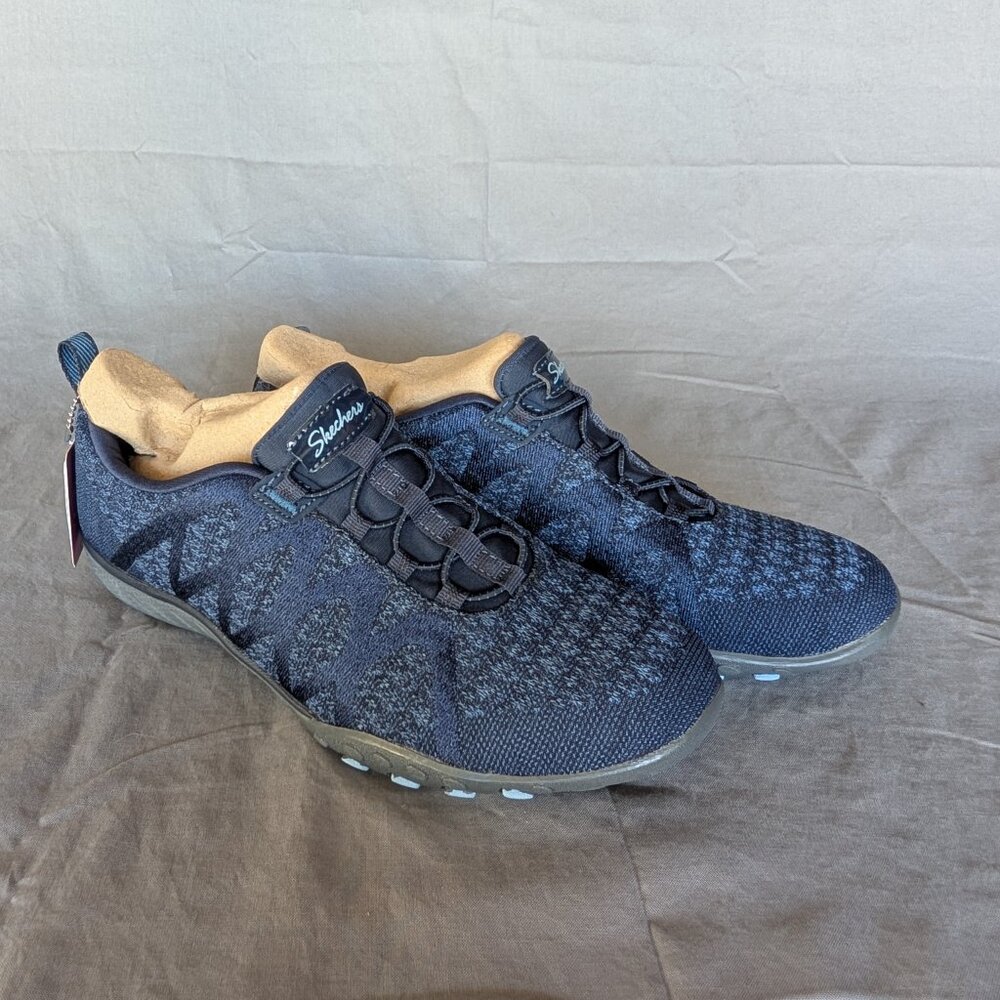 Skechers Womens Breathe Easy Infini-Knity Slip On Shoes Sz 8 Navy - New w/box